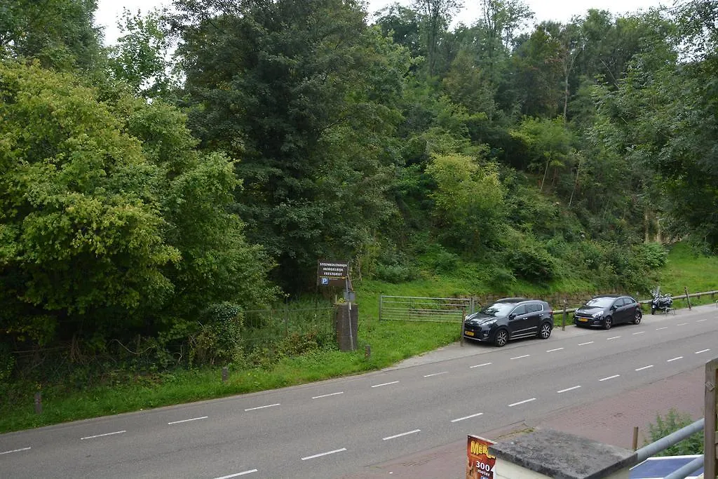Hotel B&B Bergzicht Valkenburg aan de Geul 0*,